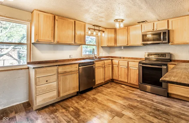 $189,900 | 1100 Madison Street, Frankton, IN 46044