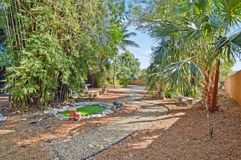 $1,450 | 310 Columbia Drive, Unit 2, Lake Worth Beach, FL 33460