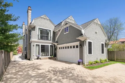 $2,395,000 | 1482 Edgewood Lane, Winnetka, IL 60093
