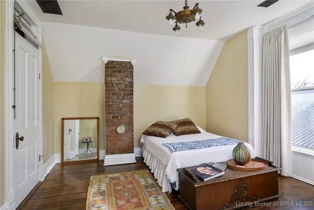 $325,000 | 511 East Chestnut Street, Corydon, IN 47112