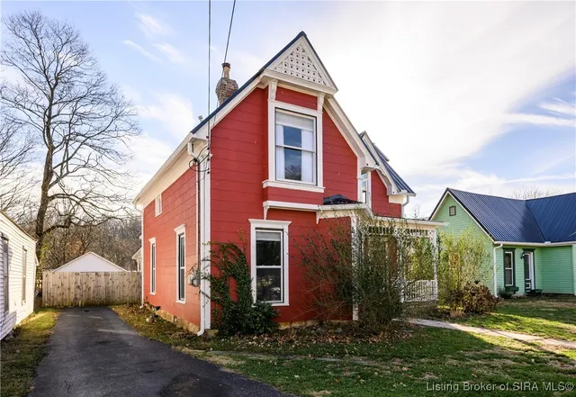 $325,000 | 511 East Chestnut Street, Corydon, IN 47112