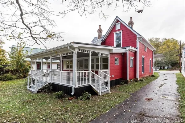 $299,900 | 511 East Chestnut Street, Corydon, IN 47112