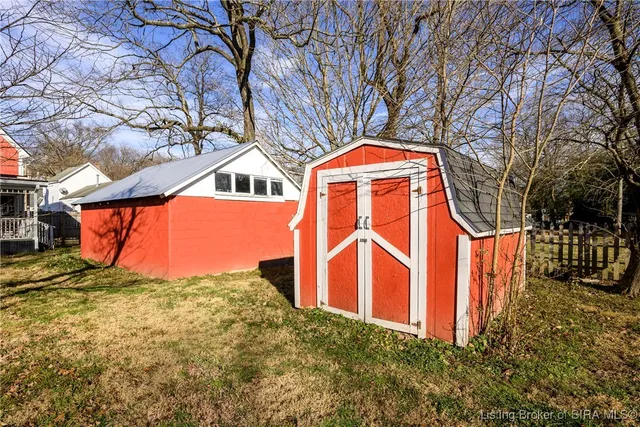 $325,000 | 511 East Chestnut Street, Corydon, IN 47112