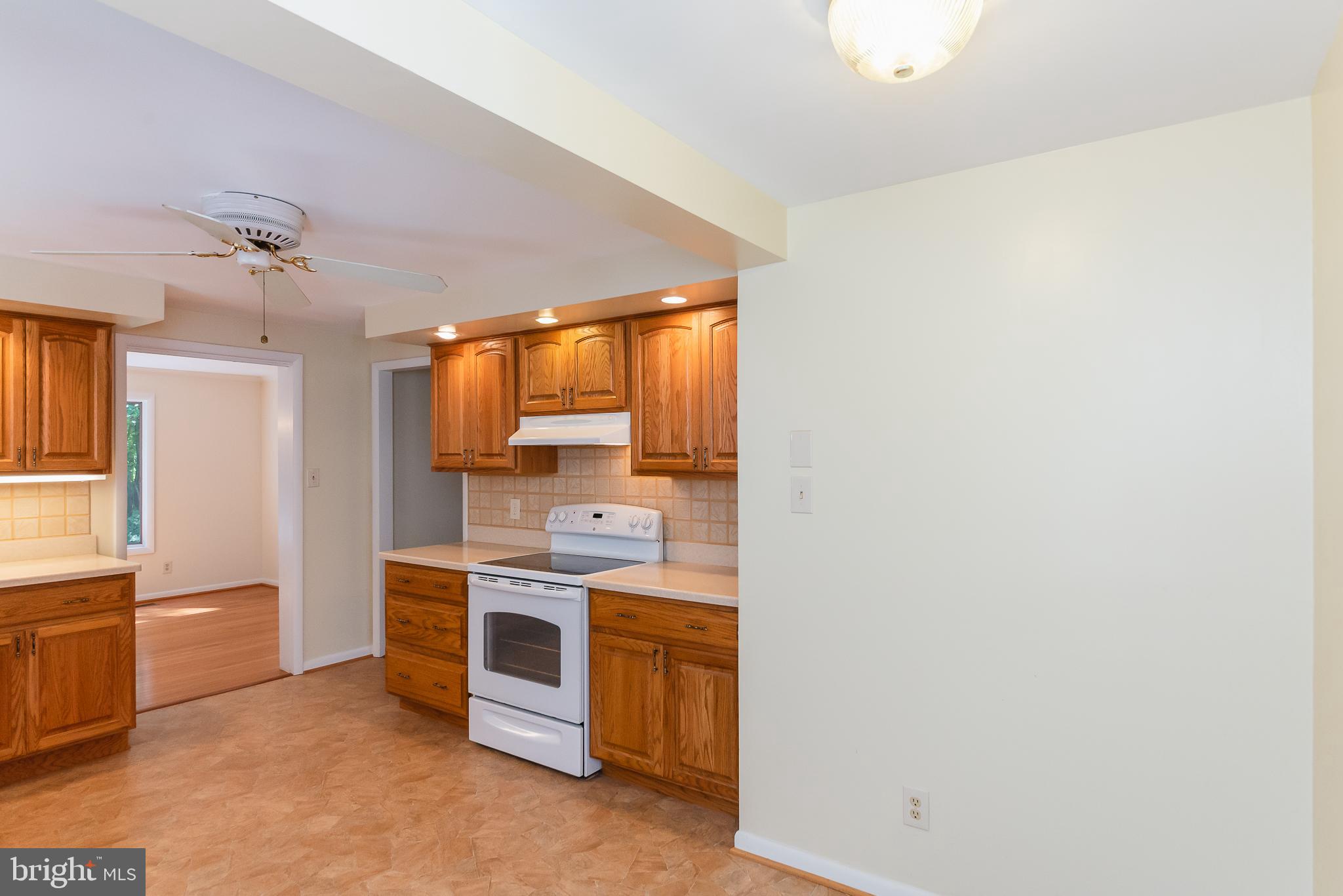 11843 Falls Road Cockeysville, MD 21030 - Photo 13 of 63 Kitchen