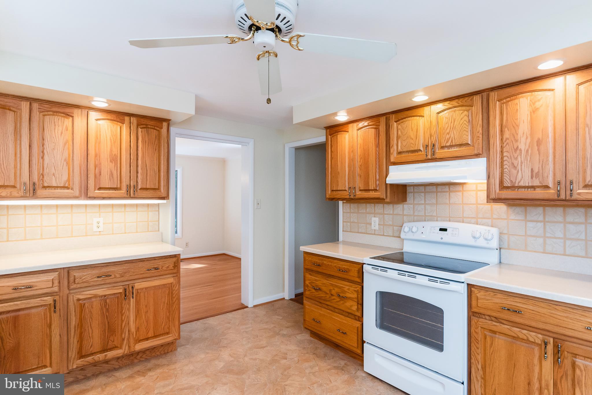 11843 Falls Road Cockeysville, MD 21030 - Photo 14 of 63 Kitchen