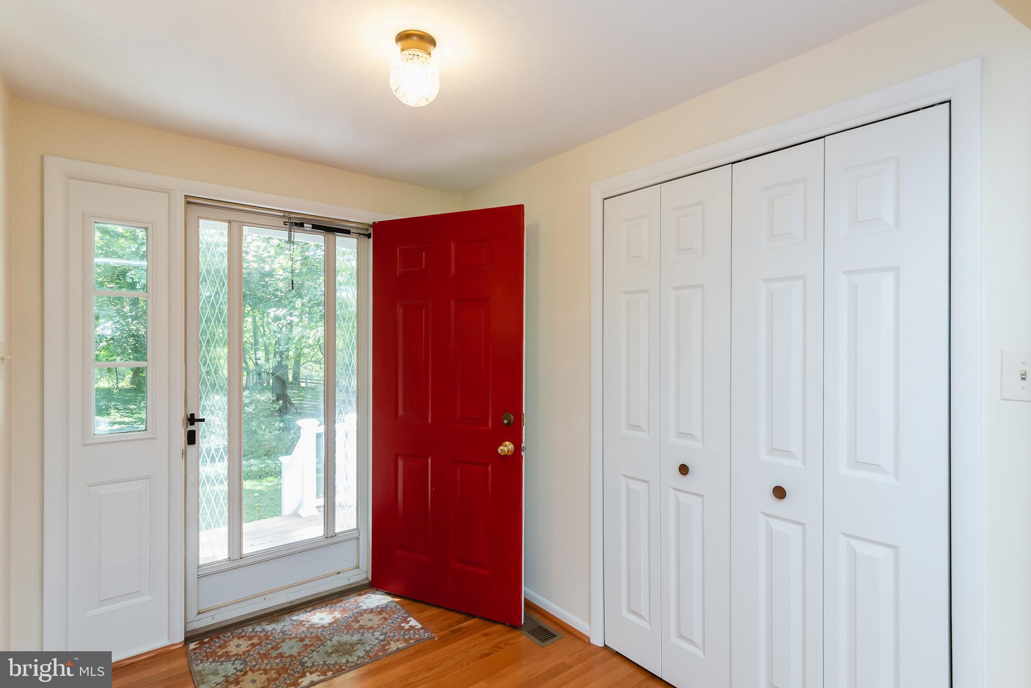 11843 Falls Road Cockeysville, MD 21030 - Photo 4 of 63 Foyer