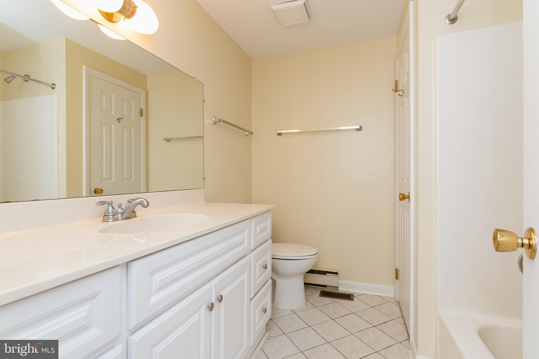 11843 Falls Road Cockeysville, MD 21030 - Photo 32 of 63 Bath Main
