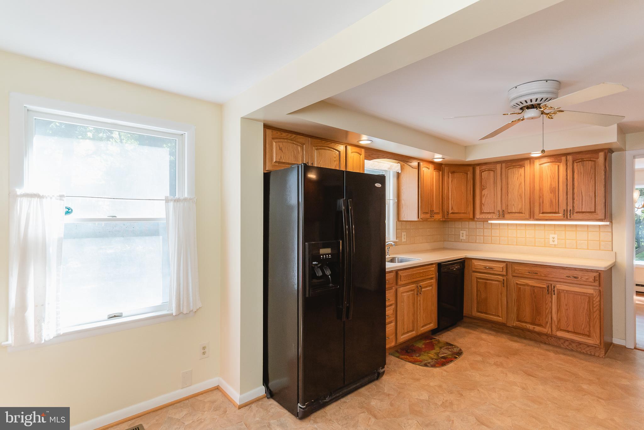 11843 Falls Road Cockeysville, MD 21030 - Photo 10 of 63 Kitchen
