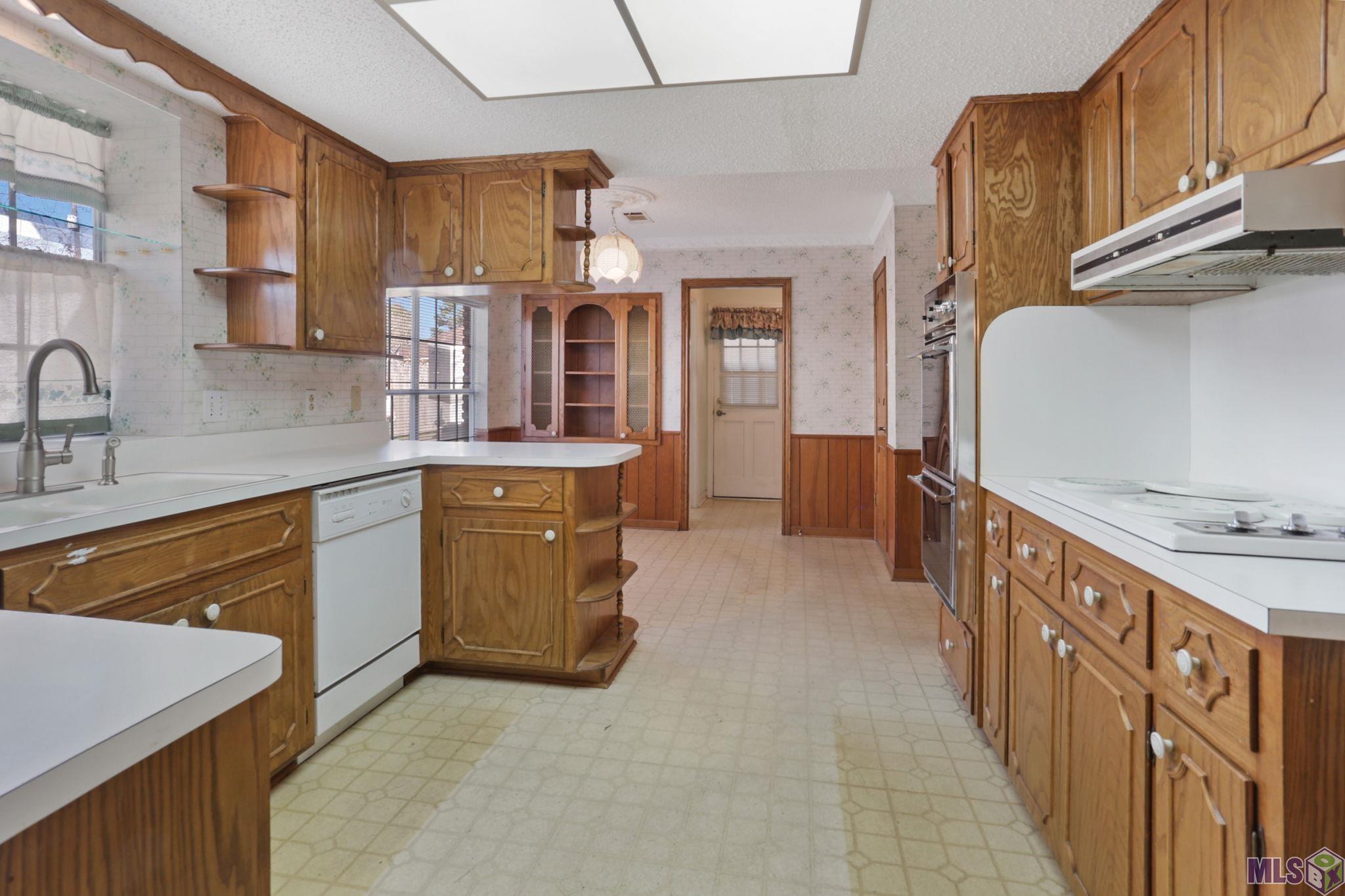 4522 Inchbrook Drive Baton Rouge, LA 70816 - Photo 9 of 16 Kitchen