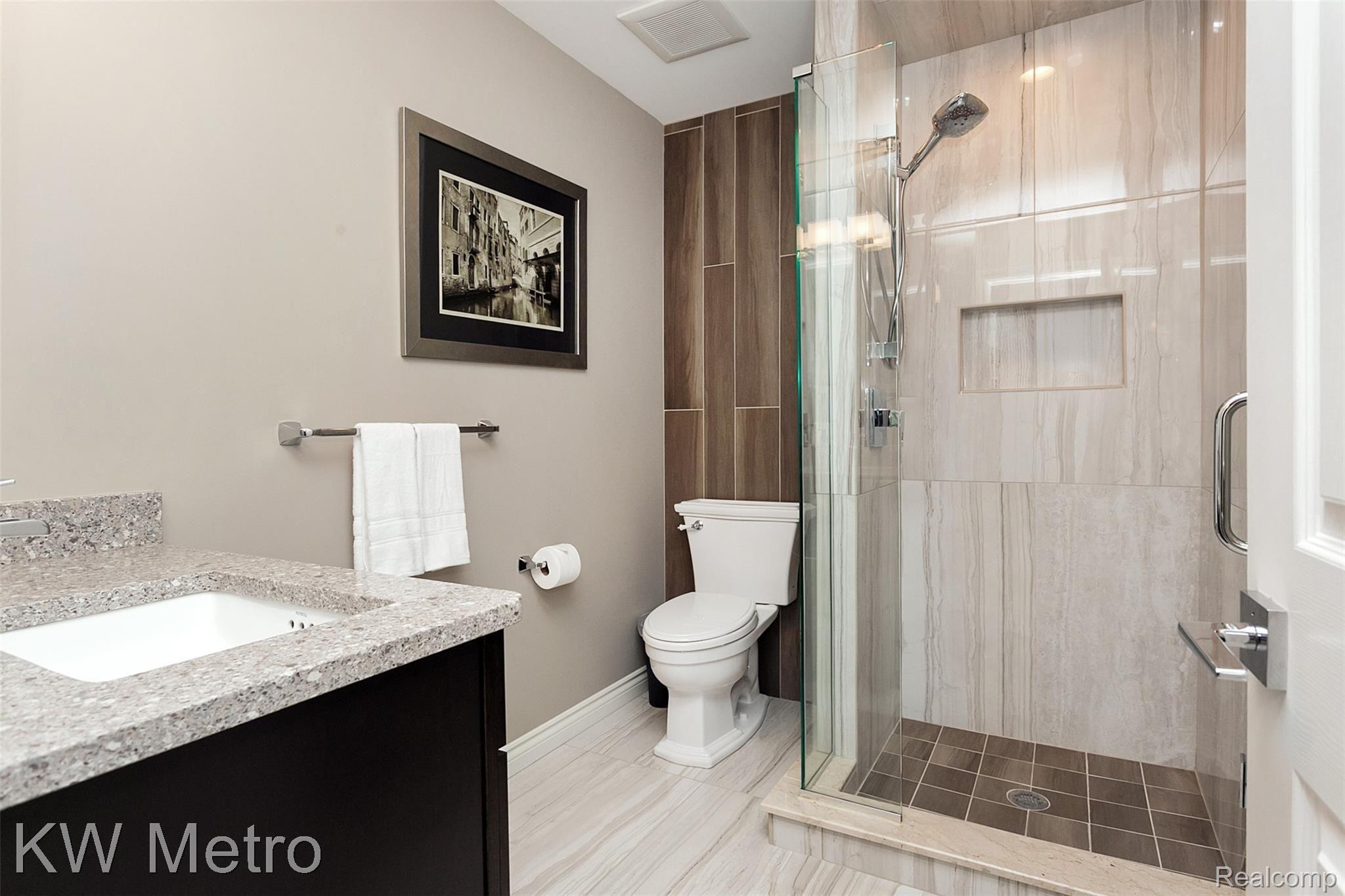 1611 Wakefield Court Rochester, MI 48306 - Photo 31 of 59 Wakefield-30.jpg