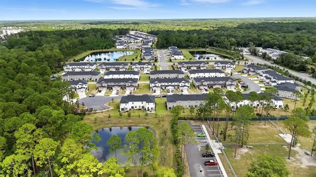 a view of a house with backyard