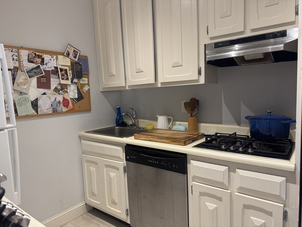 65 East India Row, Unit 31A Boston, MA 02110 - Photo 4 of 10