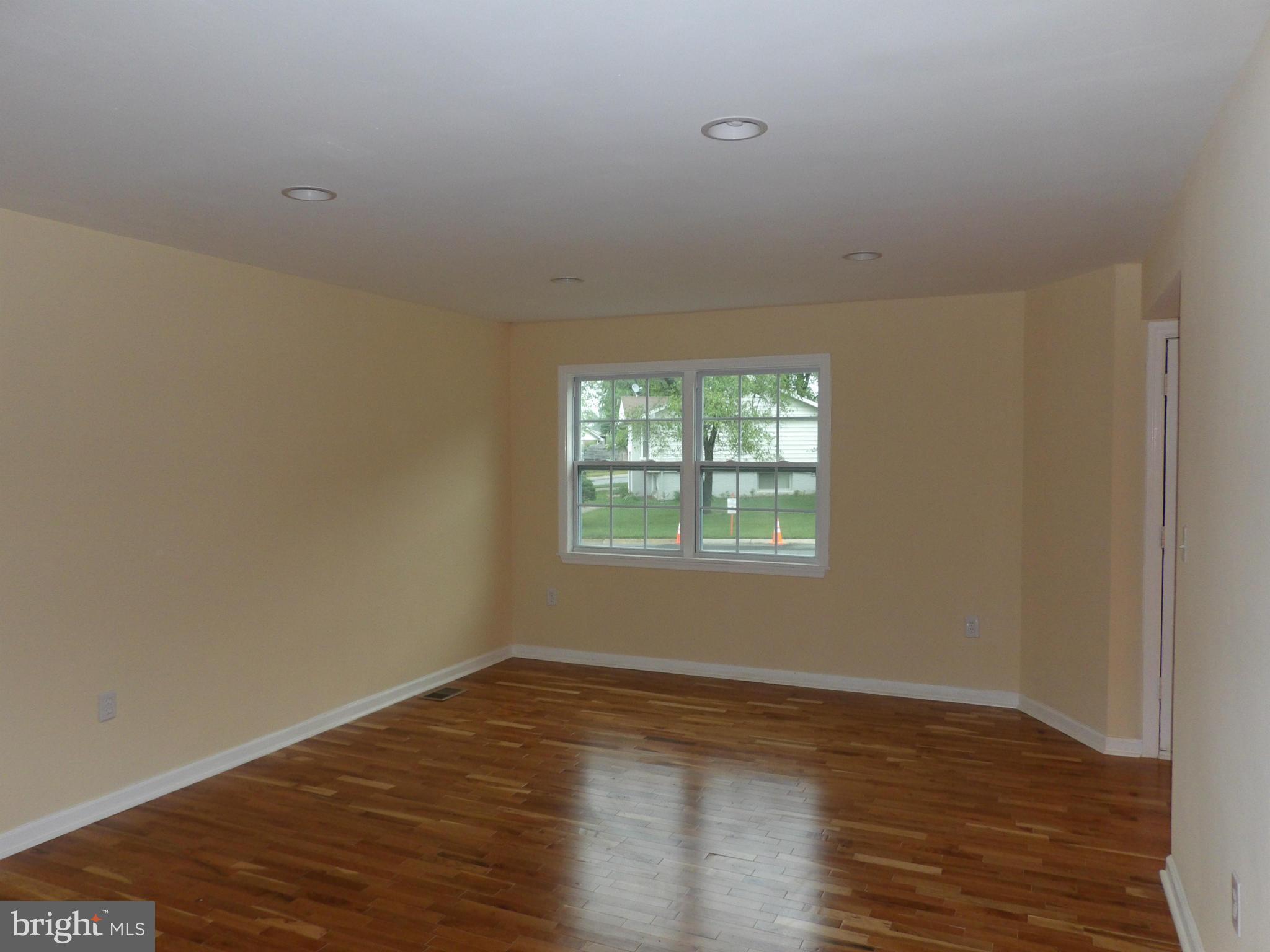 3620 Jeff Road Glenarden, MD 20706 - Photo 17 of 23 Living Room