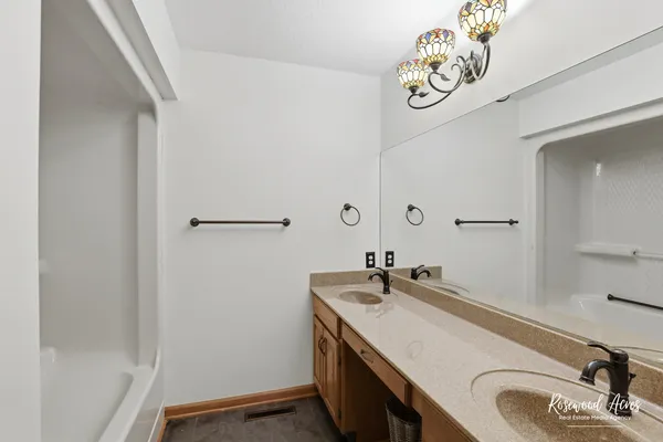 $349,900 | 1240 Plum Creek Drive, Bourbonnais, IL 60914