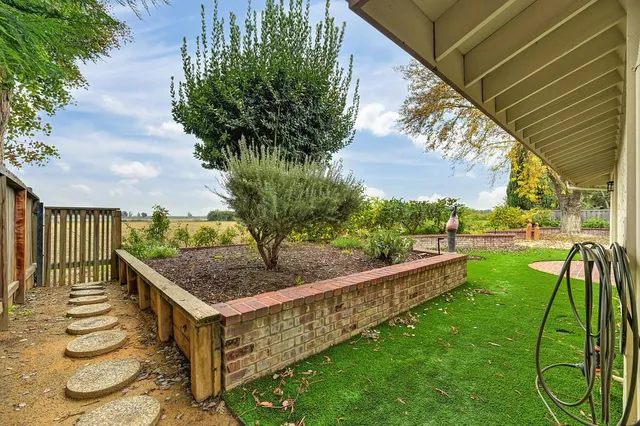 $1,325,000 | 44321 South El Macero Drive, El Macero, CA 95618