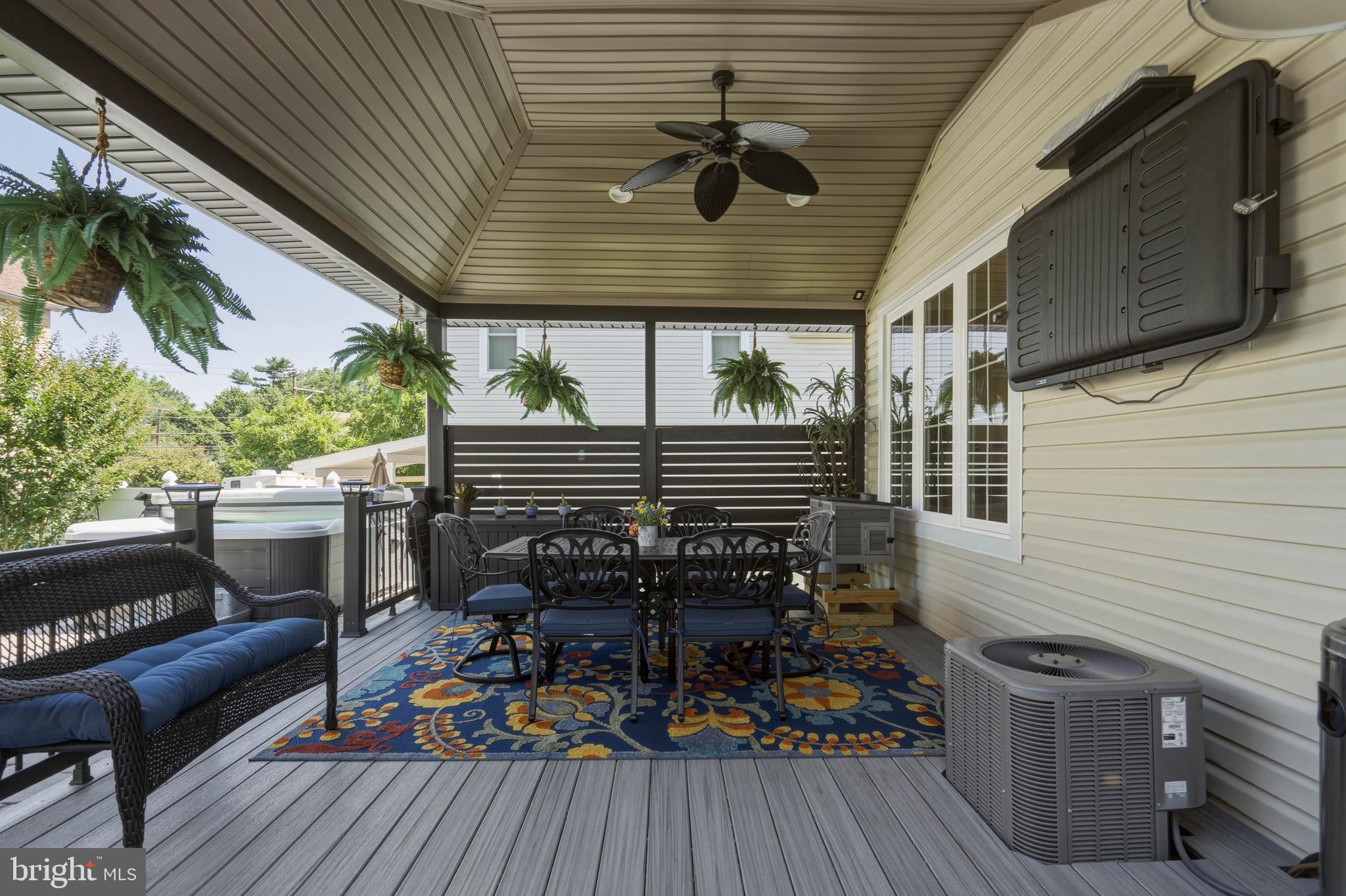 13494 Proctor Road Philadelphia, PA 19116 - Photo 42 of 59 Custom deck