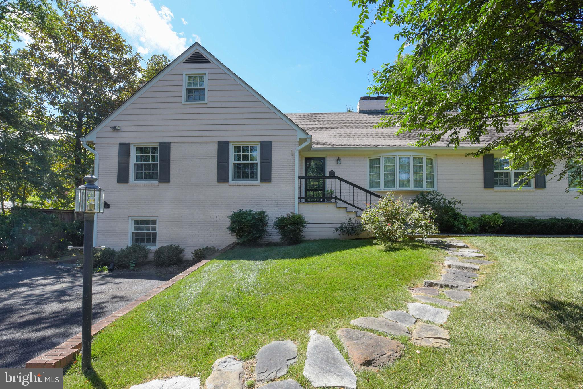 3976 Seminary Road Alexandria, VA 22304 - Photo 2 of 16