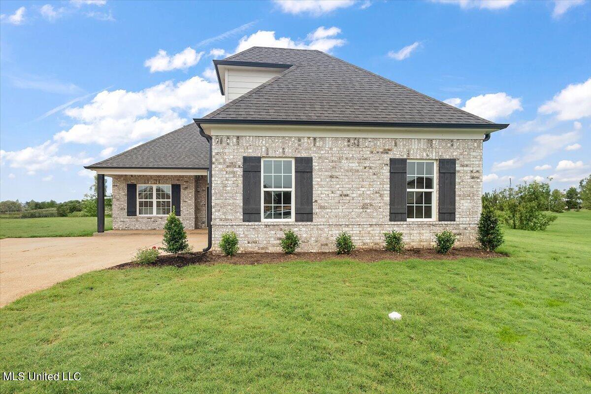 6510 Benjamin Cove Walls, MS 38680 - Photo 1 of 32 Front