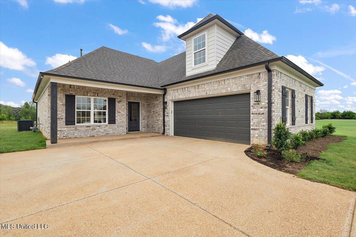 6510 Benjamin Cove Walls, MS 38680 - Photo 2 of 32 Garage look