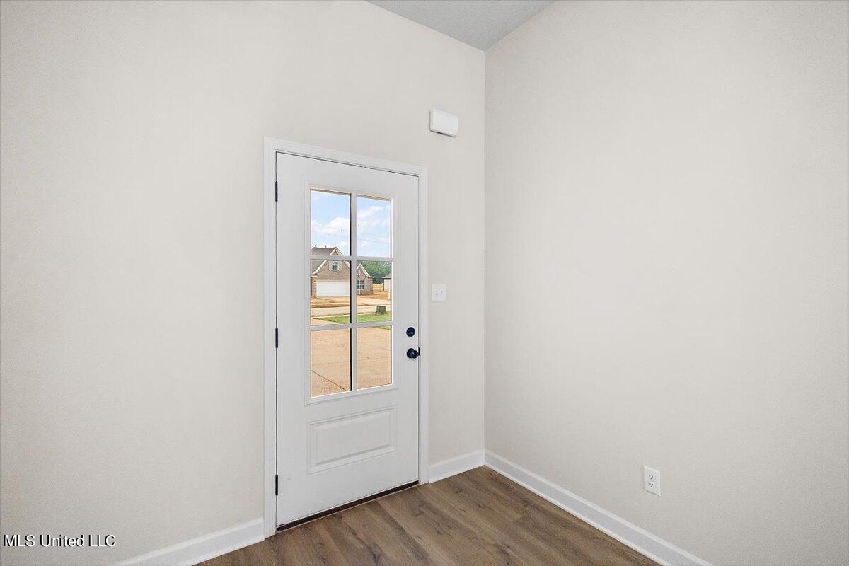 6510 Benjamin Cove Walls, MS 38680 - Photo 6 of 32 Entry