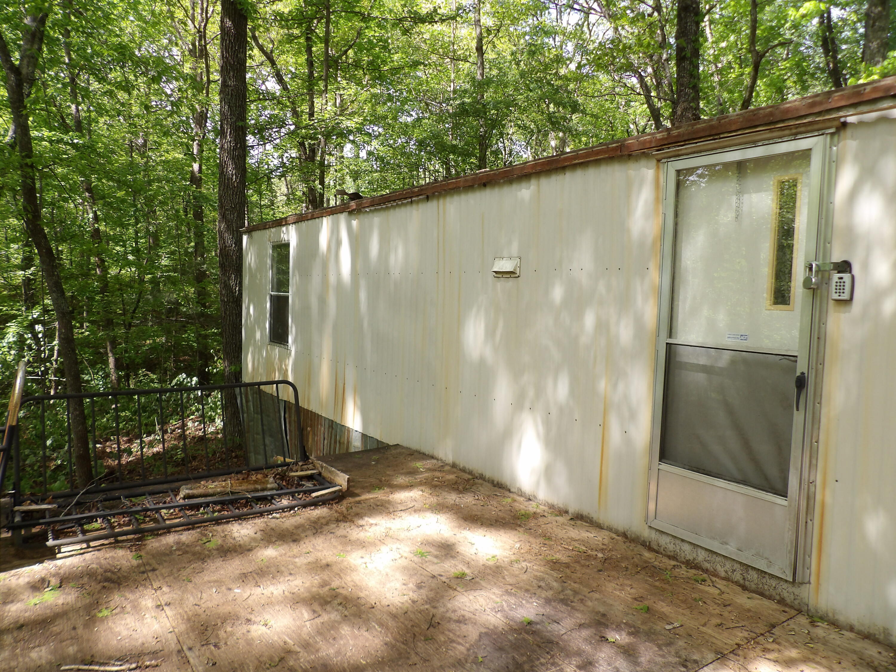 310 Dogwood Road Pikeville, TN 37367 - Photo 3 of 25 100_2475