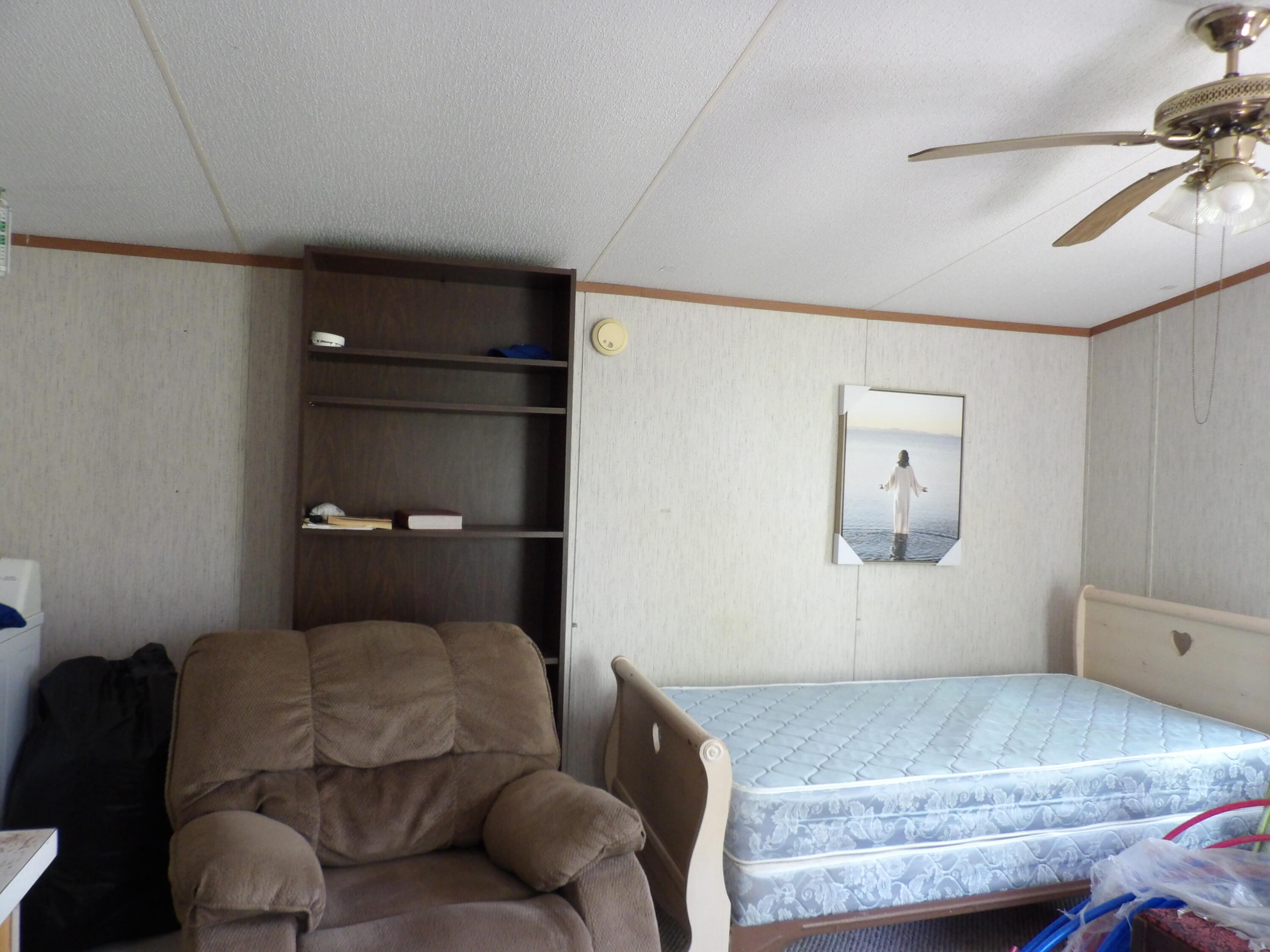 310 Dogwood Road Pikeville, TN 37367 - Photo 6 of 21 100_2414