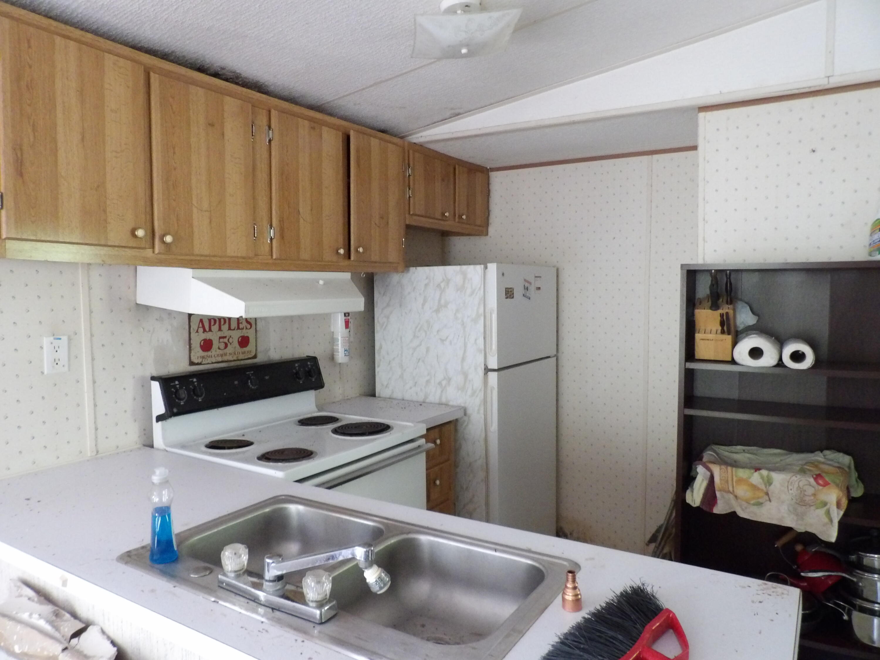 310 Dogwood Road Pikeville, TN 37367 - Photo 9 of 21 100_2417