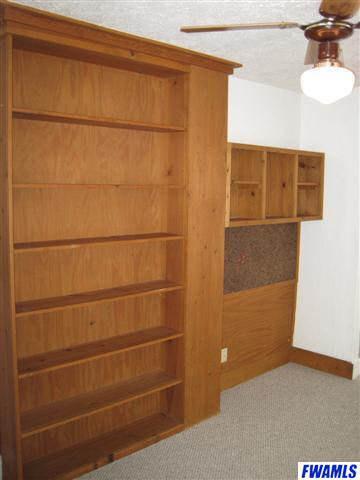 1413 Spring Street Fort Wayne, IN 46808 - Photo 9 of 25