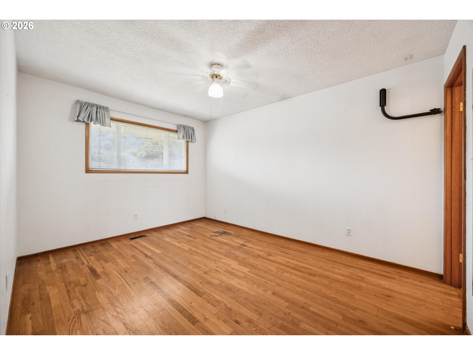 16910 Southeast Morrison Court Portland, OR 97233 - Photo 17 of 38