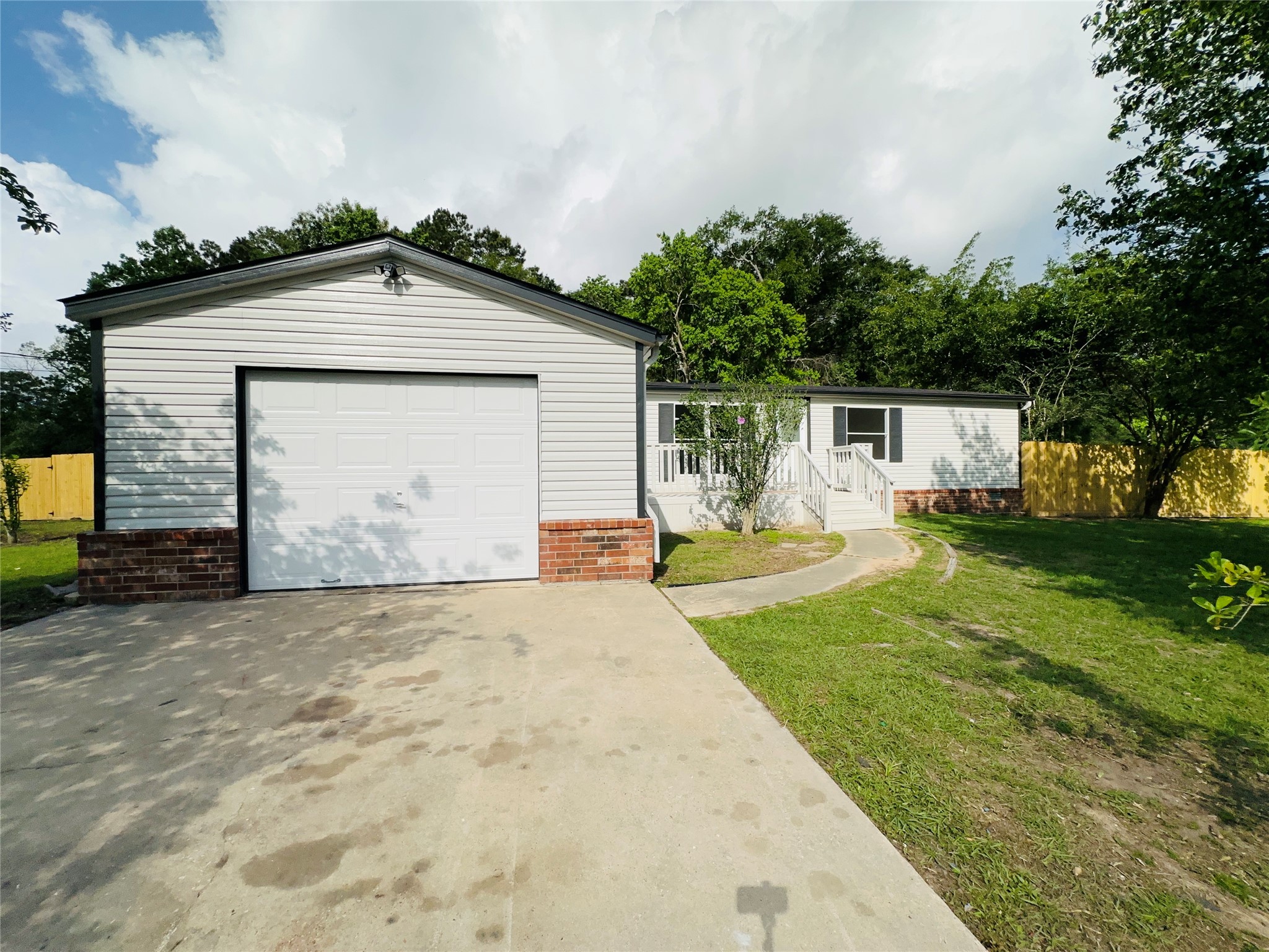 16344 Lone Star Ranch Drive Conroe, TX 77302 - Photo 2 of 36