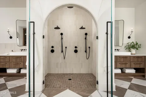 $4,850,000 | 12034 North 68th Place, Scottsdale, AZ 85254