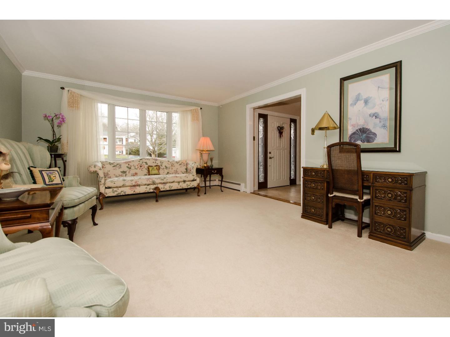 8 Bluebird Road Holland, PA 18966 - Photo 3 of 23 Living Room