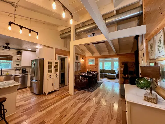 $436,111 | 210 East Overbend Trail, Blue Ridge, GA 30513