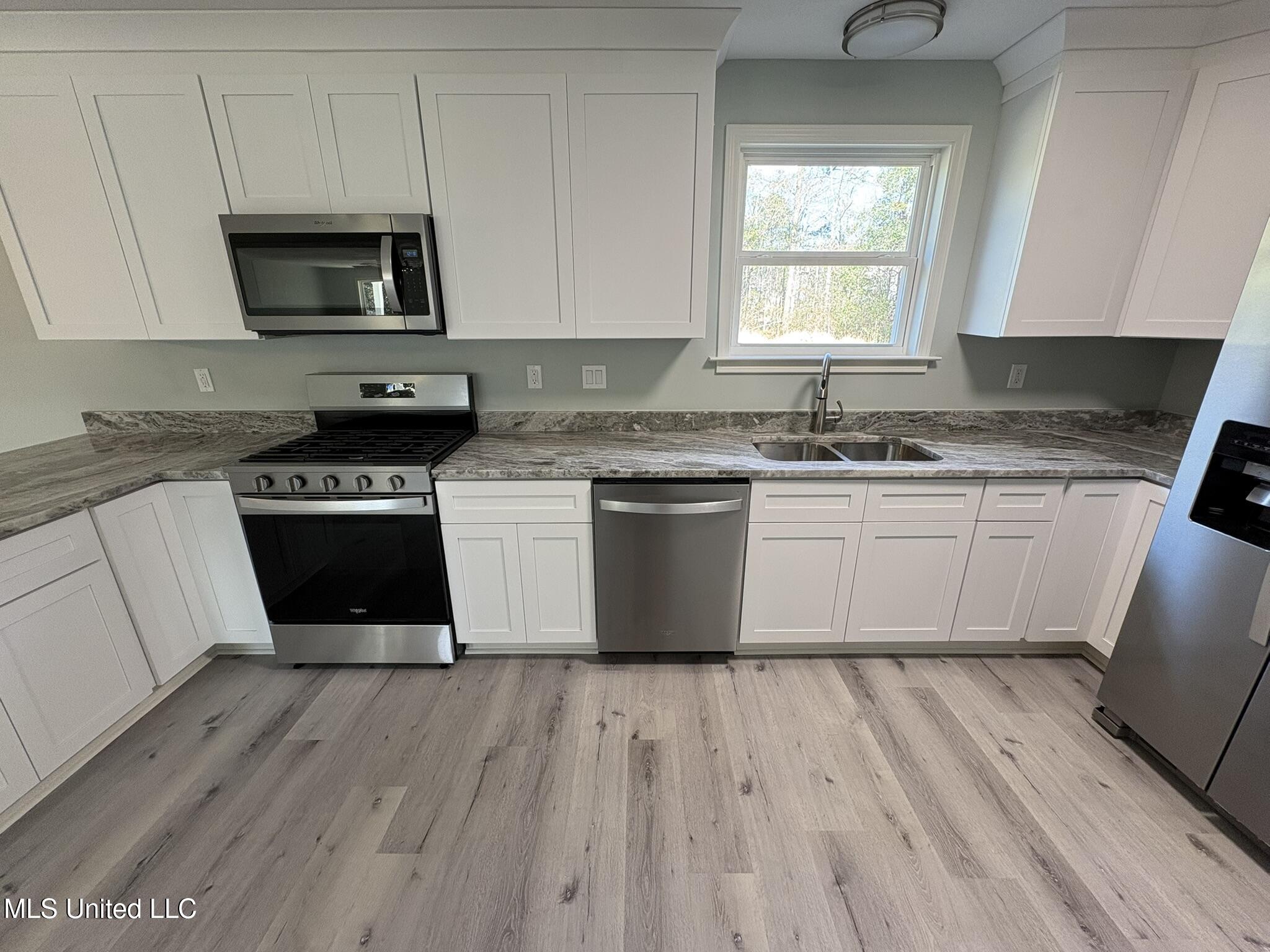 21704 Magnolia Springs Road Moss Point, MS 39562 - Photo 13 of 39 IMG_2828