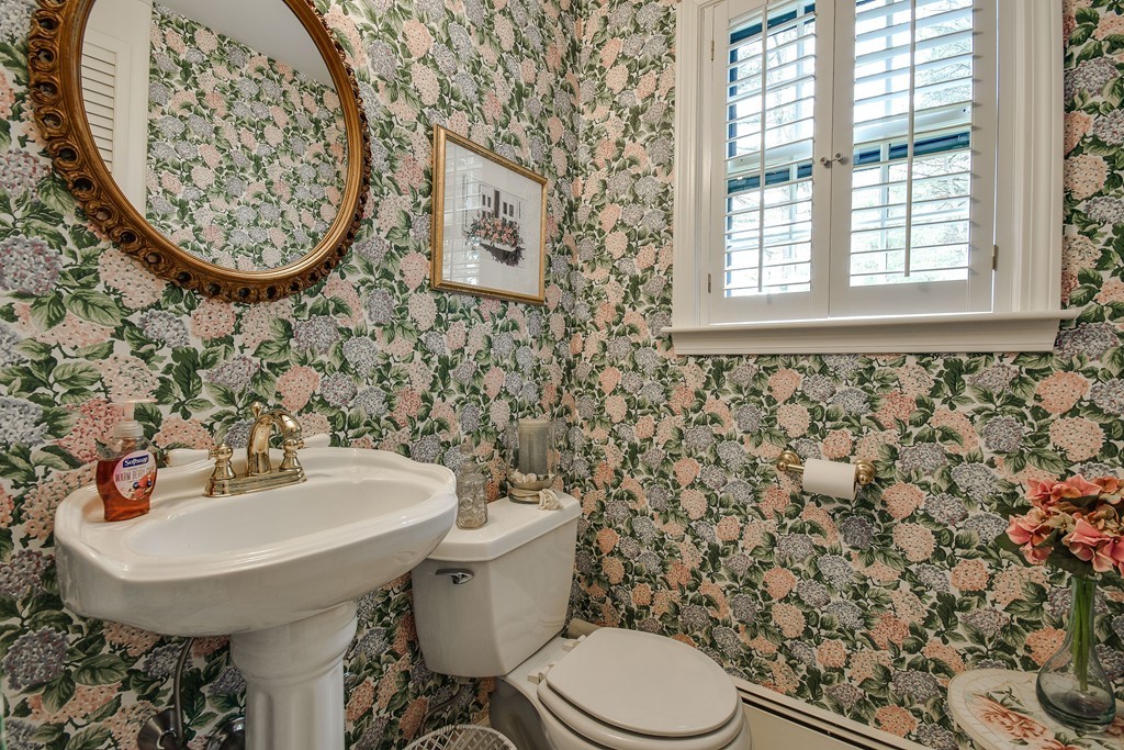 35 Martha Jones Road Westwood, MA 02090 - Photo 12 of 25 Gallery Image 12