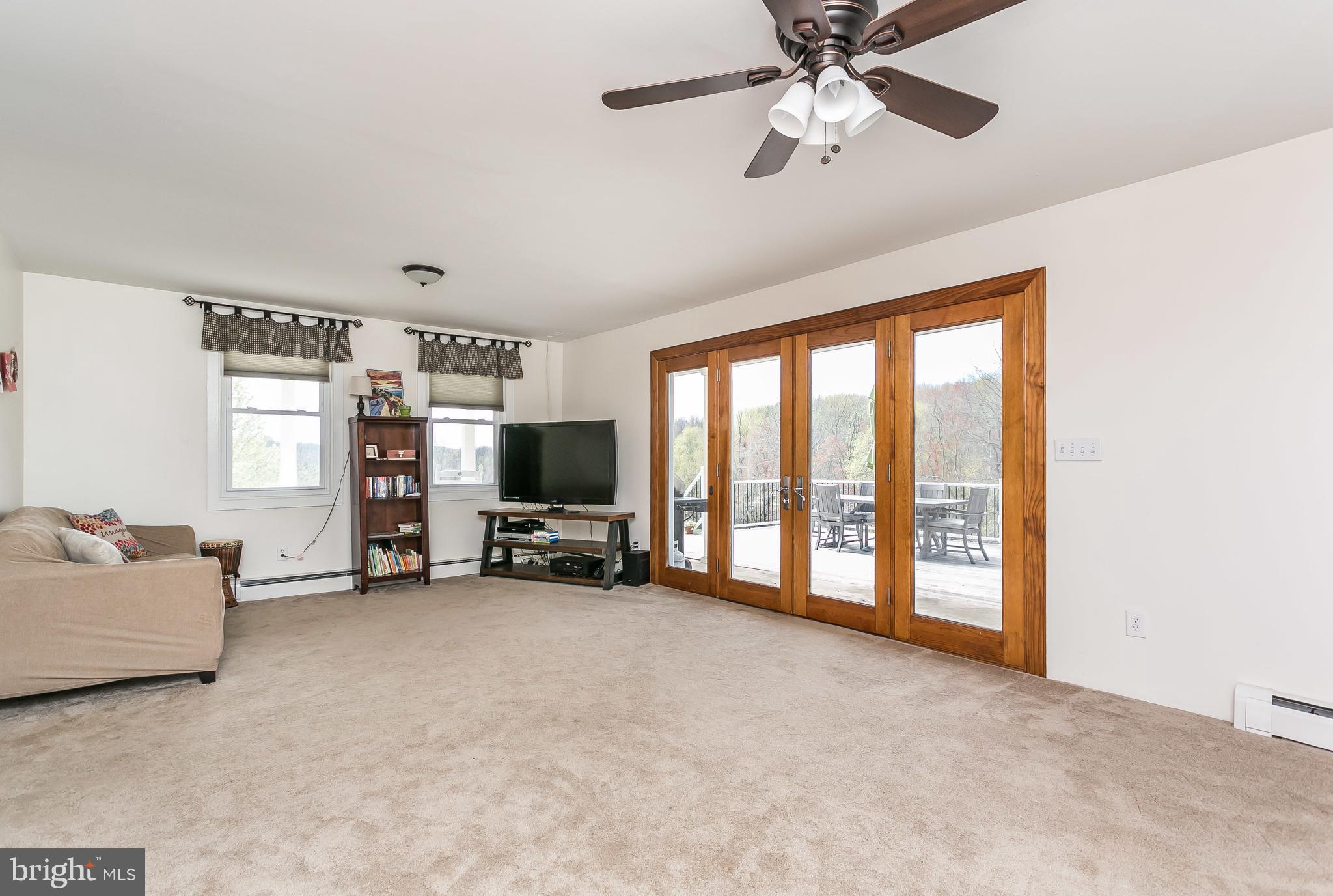 21630 Keeney Road Freeland, MD 21053 - Photo 7 of 30 Living Room