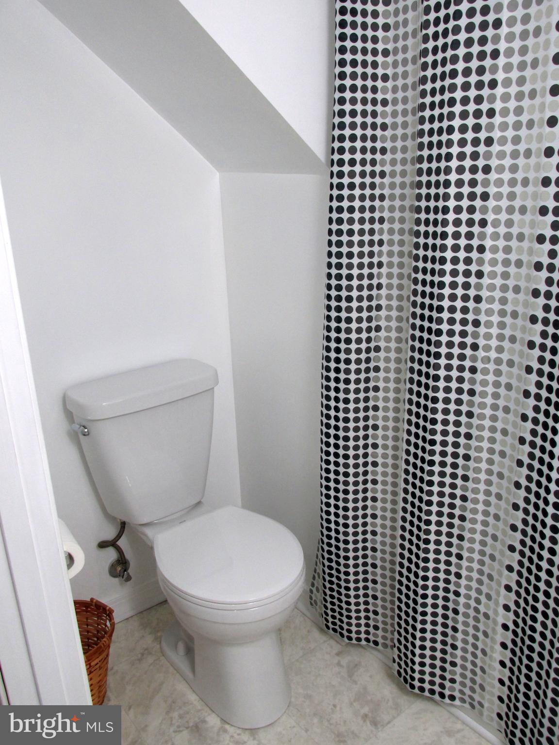 3131 Cornwall Road Baltimore, MD 21222 - Photo 17 of 30 Bath