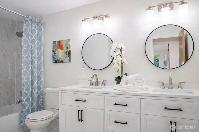 $1,275,000 | 10761 Bill Point Crest Northeast, Bainbridge Island, WA 98110