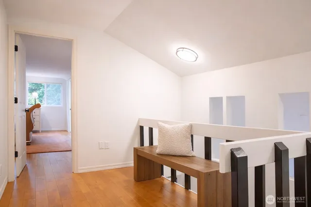 $1,275,000 | 10761 Bill Point Crest Northeast, Bainbridge Island, WA 98110