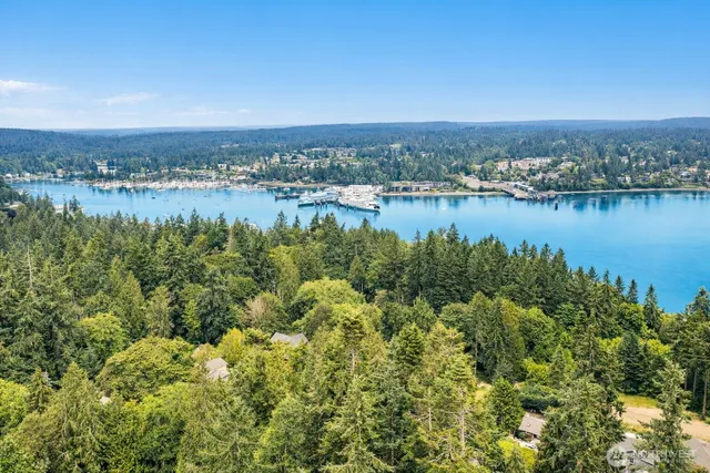 $1,275,000 | 10761 Bill Point Crest Northeast, Bainbridge Island, WA 98110
