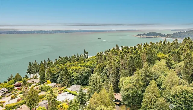 $1,290,000 | 10761 Bill Point Crest Northeast, Bainbridge Island, WA 98110