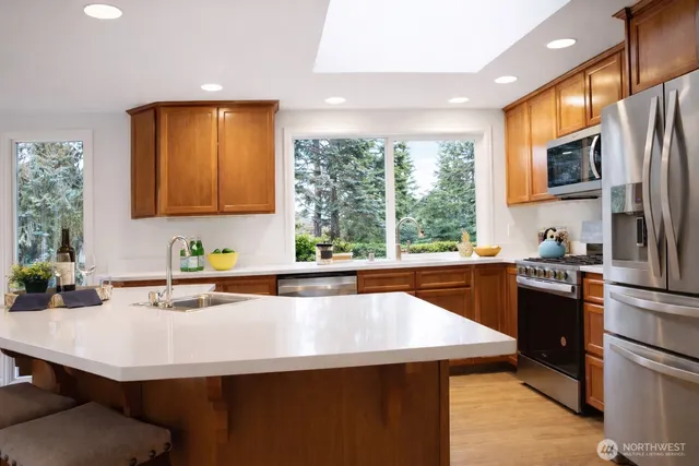 $1,275,000 | 10761 Bill Point Crest Northeast, Bainbridge Island, WA 98110