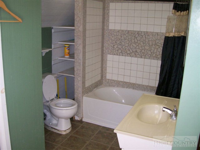110 Ray Brown Road Boone, NC 28607 - Photo 7 of 18 Gallery Image 7