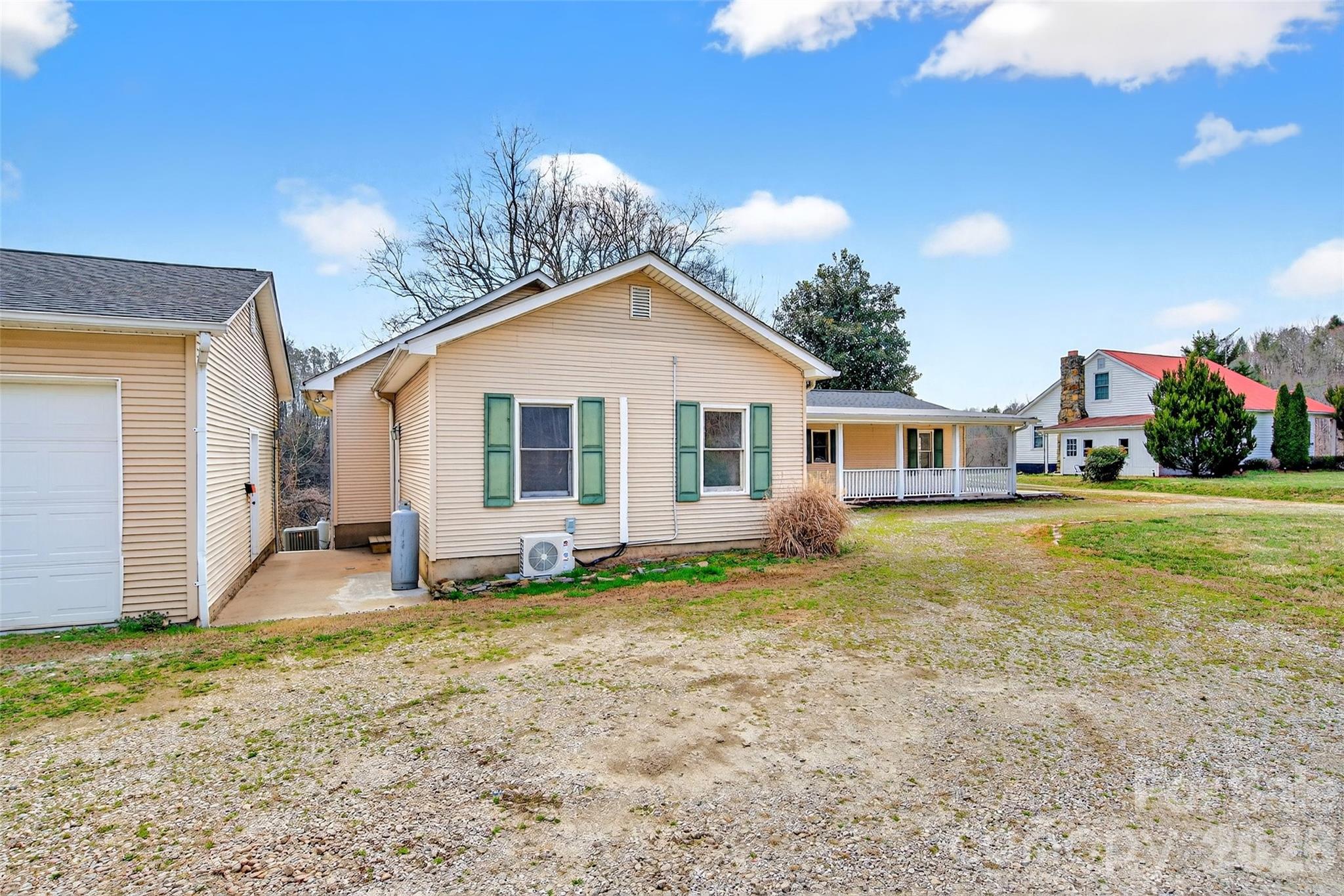 4259 Highway 70 Marion, NC 28752 - Photo 4 of 48