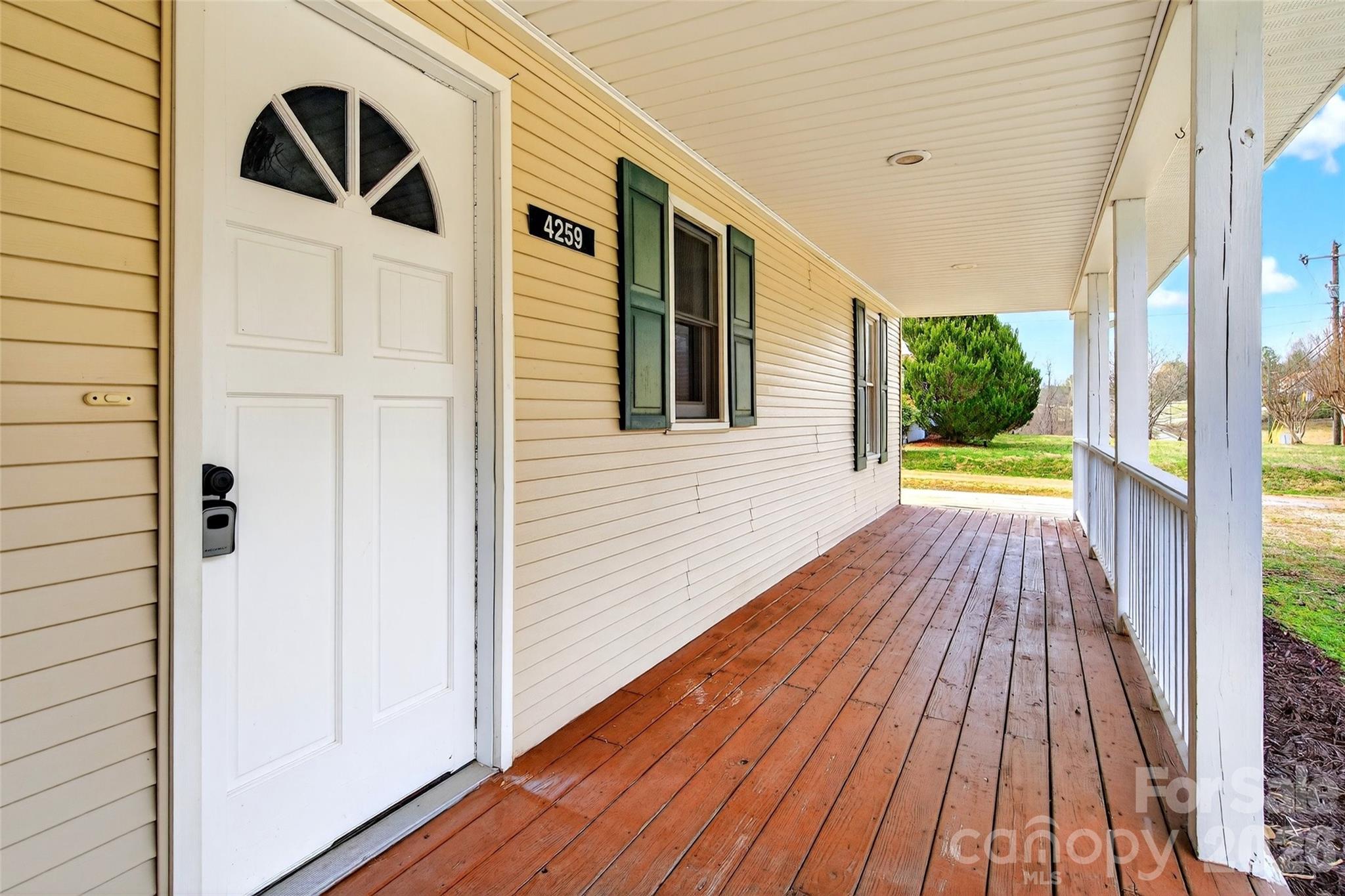 4259 Highway 70 Marion, NC 28752 - Photo 5 of 48