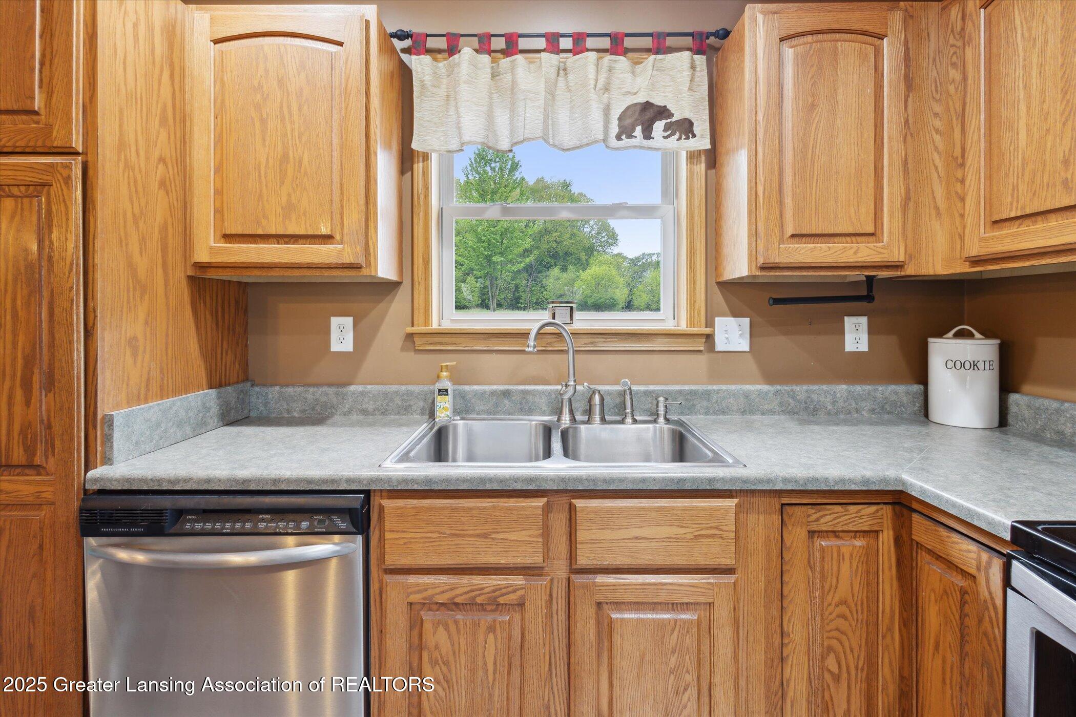 2424 South Canfield Road Eaton Rapids, MI 48827 - Photo 13 of 64 11-2424-S-Canfield-Rd-Eaton-Rapids-MI-48