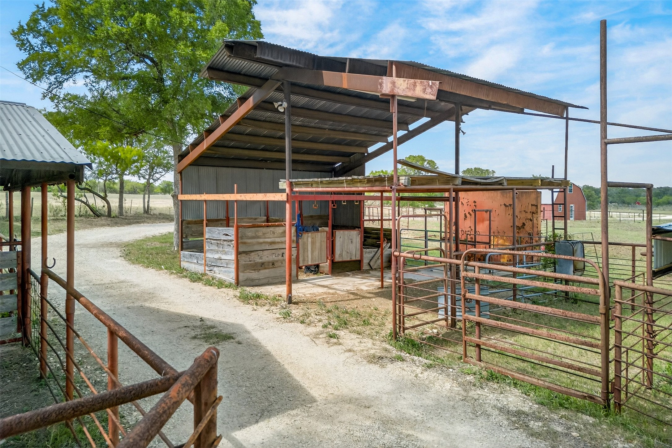 1077 Burdette Wells Road Lockhart, TX 78644 - Photo 7 of 38