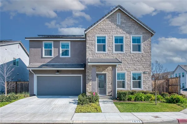 $644,500 | 1817 North Phillip Avenue, Clovis, CA 93619