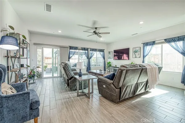 $644,500 | 1817 North Phillip Avenue, Clovis, CA 93619