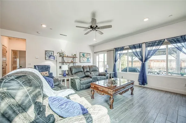 $644,500 | 1817 North Phillip Avenue, Clovis, CA 93619